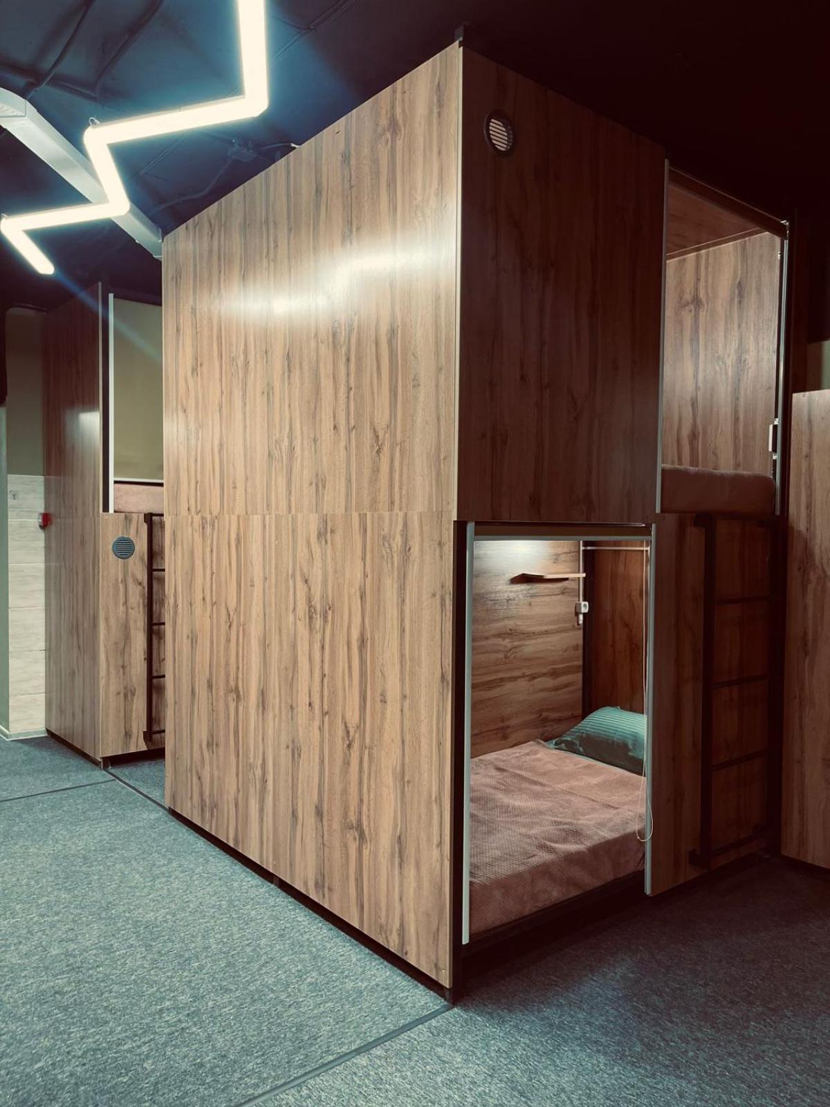 Hostel Kochevnik Capsule Hotel Almatı Dış mekan fotoğraf